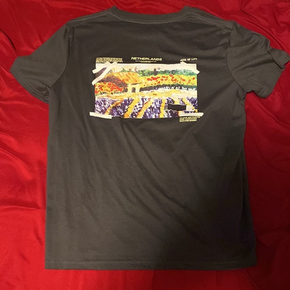GARDEN TEE|| SIZE SMALL|| GREAT CONDITION - Picture 2 of 3